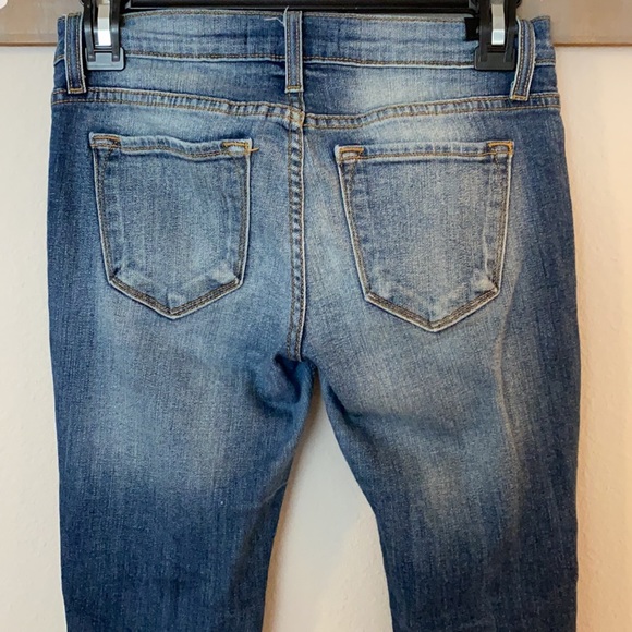 💎KanCan Distressed Skinnies - Picture 7 of 8